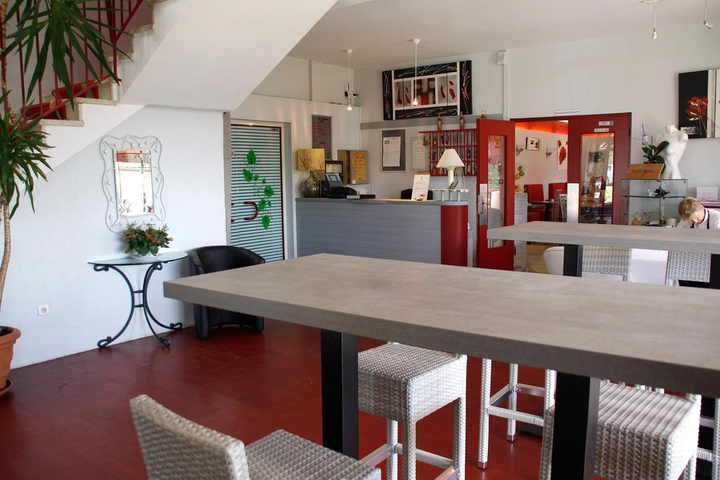 Logis Hotels - Hotel Et Restaurant Le Relais Des Garrigues Grisolles  Стая снимка