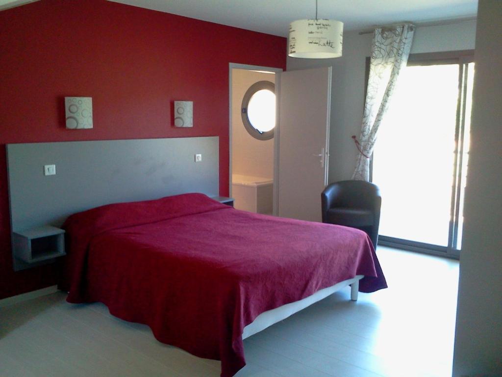 Logis Hotels - Hotel Et Restaurant Le Relais Des Garrigues Grisolles  Стая снимка