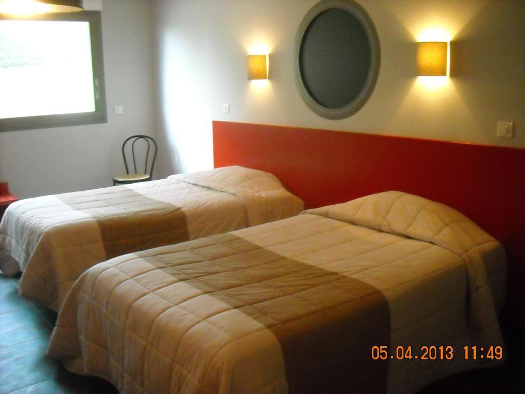 Logis Hotels - Hotel Et Restaurant Le Relais Des Garrigues Grisolles  Стая снимка